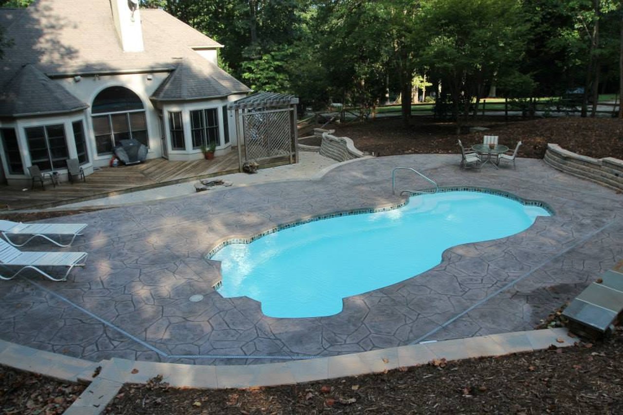 <div class='closebutton' onclick='return hs.close(this)' title='Close'></div><div class='firstH'><img src='images/logo-white-small.png'></div><h1>San Lucas Fiberglass Pools</h1><p>Size: 16' x 37'<br>Depth: 3' 6'' - 6'<br>Gallons: 16000<br>Square Feet: 540</p><div class='getSocial'><h1>Share</h1><p class='photoBy'>Photo by Gulf Coast Pools</p><iframe src='http://www.facebook.com/plugins/like.php?href=http%3A%2F%2Fgulfcoastpoolsllc.com%2Fimages%2Fcaribbean-bay%2Fmayan%201.jpg&send=false&layout=button_count&width=100&show_faces=false&action=like&colorscheme=light&font&height=21' scrolling='no' frameborder='0' style='border:none; overflow:hidden; width:100px; height:21px;' allowTransparency='true'></iframe><br><a href='http://pinterest.com/pin/create/button/?url=http%3A%2F%2Fwww.gulfcoastpoolsllc.com&media=http%3A%2F%2Fwww.gulfcoastpoolsllc.com%2Fimages%2Fcaribbean-bay%2Fmayan%201.jpg&description=Pools' data-pin-do='buttonPin' data-pin-config=\'above\'><img src='http://assets.pinterest.com/images/pidgets/pin_it_button.png' /></a><br></div>